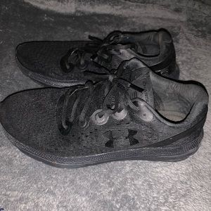 Black Under Armour Tennis Shoes
